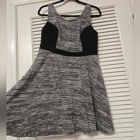 Xhilaration - Black & Grey Sleeveless Dress With Back Zipper - Picture 2 of 5